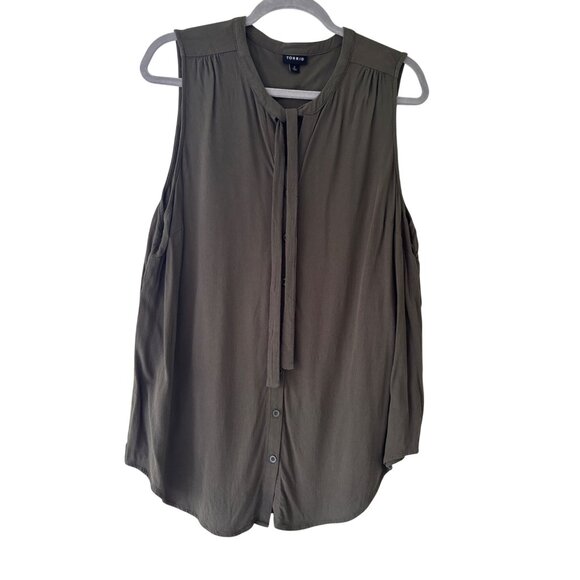 Torrid Womens Sleeveless Button-Front Olive Tie Neck Blouse Size 2 - Picture 2 of 11